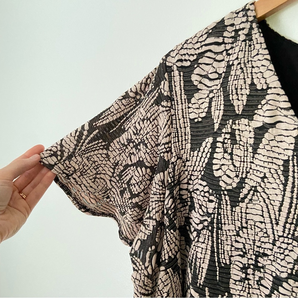Chico’s stretch knit tie waist dress 3 XL black cream tan V neck floral flare - Picture 3 of 10